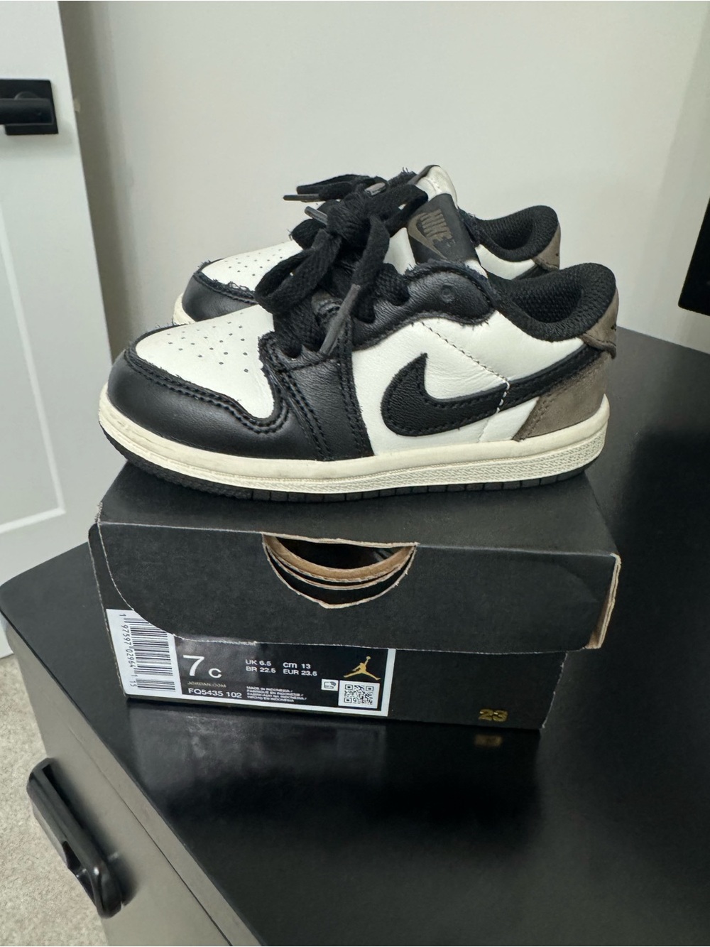 Nike Jordan Mocha Low Sneakers